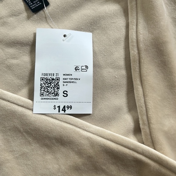 NWT BEIGE FRONT TIE TOP - Picture 3 of 3